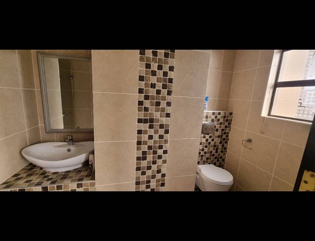 5 BEDROOM HOUSE FOR SALE IN UMHLANGA RIDGE